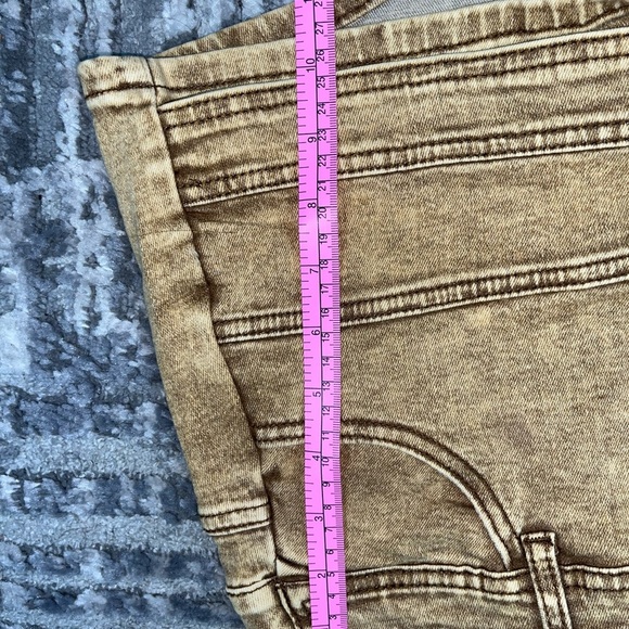 Stylish Tan Women's Shorts - Picture 6 of 7